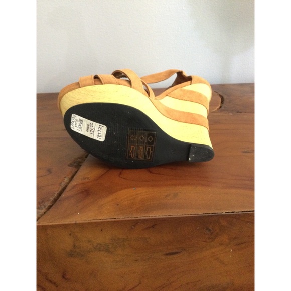 NEW Bebe Clarice Tan Platform Wedges - Picture 7 of 7